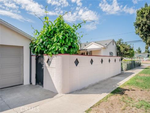 825 N Raitt   Street, Santa Ana, CA