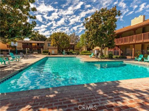 1040 W Macarthur 66 Boulevard, Santa Ana, CA