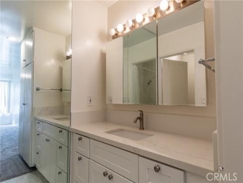 1040 W Macarthur 66 Boulevard, Santa Ana, CA