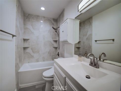 1000 W Macarthur 107 , Santa Ana, CA