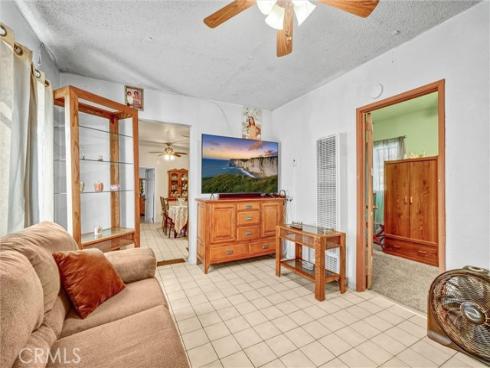 2118  Hickory   Street, Santa Ana, CA