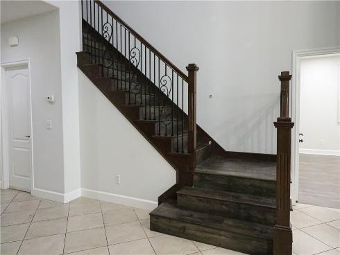 2850 N Stone Pine , Santa Ana, CA