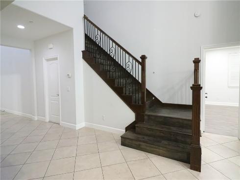 2850 N Stone Pine , Santa Ana, CA