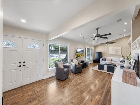 1701 E 6th  , Santa Ana, CA