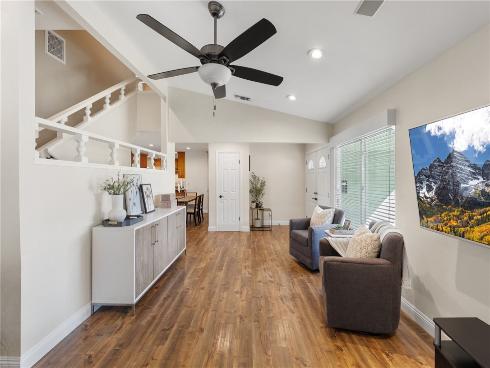 1701 E 6th  , Santa Ana, CA