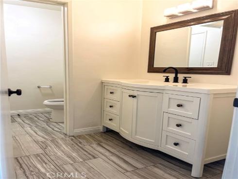 1107 W Memory  15B  Lane, Santa Ana, CA