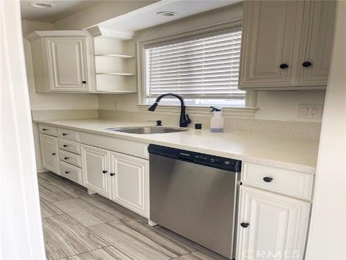 1107 W Memory  15B  Lane, Santa Ana, CA