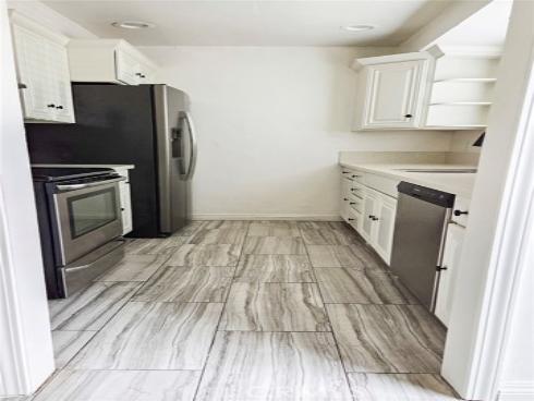 1107 W Memory  15B  Lane, Santa Ana, CA