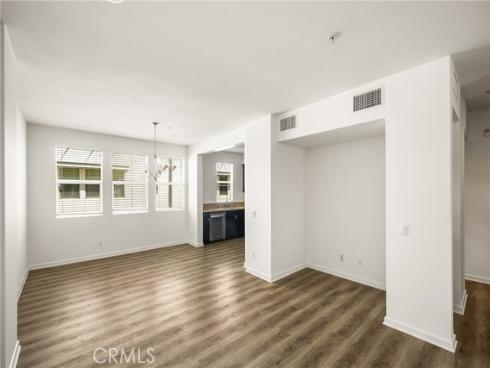 320 E Jeanette Lane , Santa Ana, CA