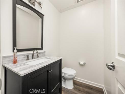 320 E Jeanette Lane , Santa Ana, CA