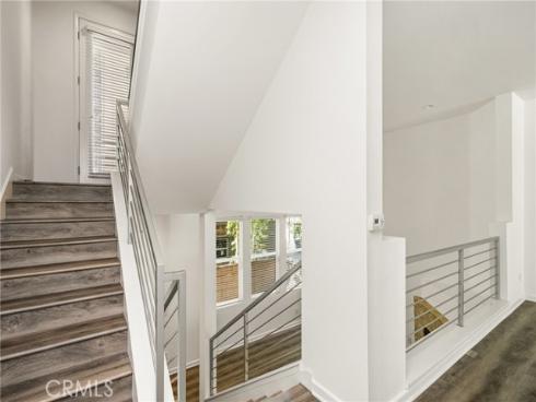 320 E Jeanette Lane , Santa Ana, CA