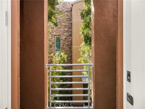 320 E Jeanette Lane , Santa Ana, CA