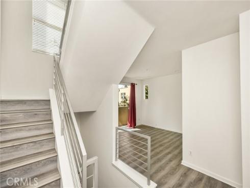 320 E Jeanette Lane , Santa Ana, CA