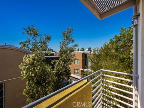 320 E Jeanette Lane , Santa Ana, CA