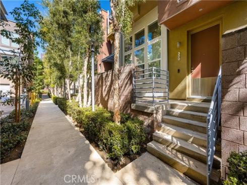 320 E Jeanette Lane , Santa Ana, CA