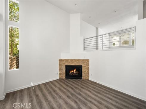 320 E Jeanette Lane , Santa Ana, CA