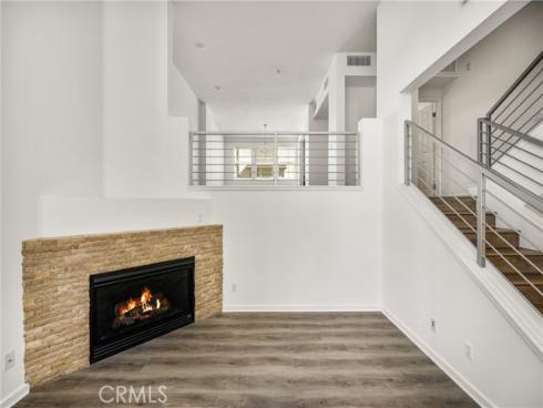 320 E Jeanette Lane , Santa Ana, CA