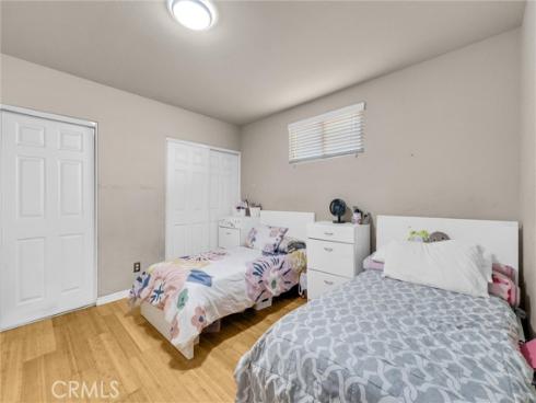 210 S Raitt  , Santa Ana, CA