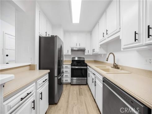 1001 W Macarthur  2 , Santa Ana, CA