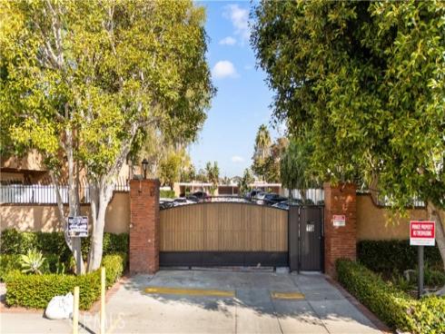 1001 W Macarthur  2 , Santa Ana, CA