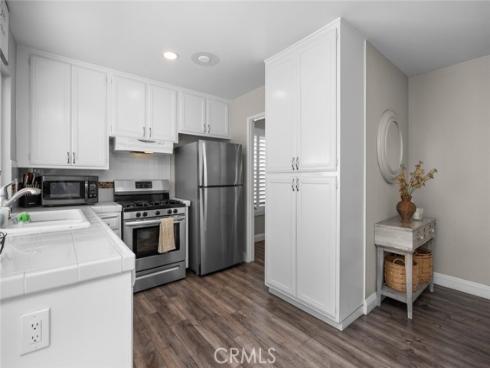 1518  Cedar  , Santa Ana, CA