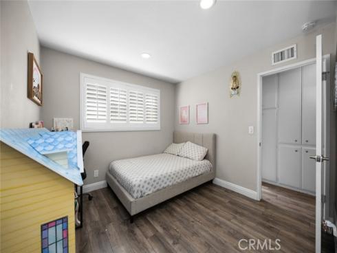 1518  Cedar  , Santa Ana, CA