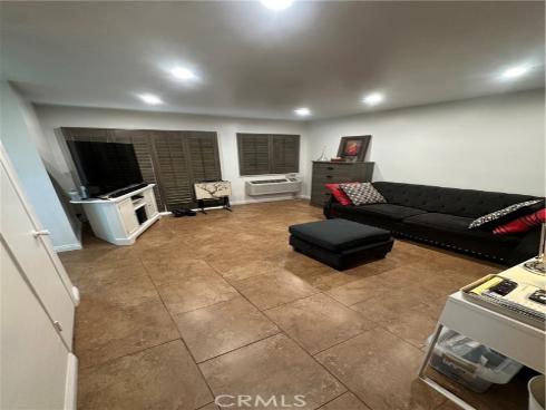 635 N Bristol  , Santa Ana, CA