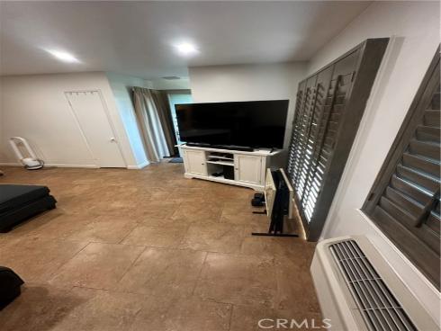 635 N Bristol  , Santa Ana, CA