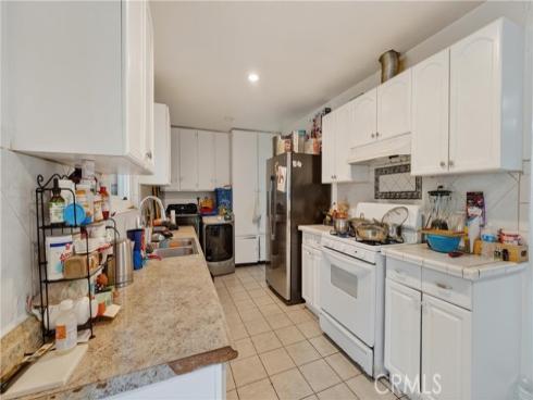 2926 W La Verne  , Santa Ana, CA
