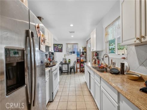 2926 W La Verne  , Santa Ana, CA
