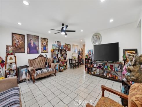 2926 W La Verne  , Santa Ana, CA