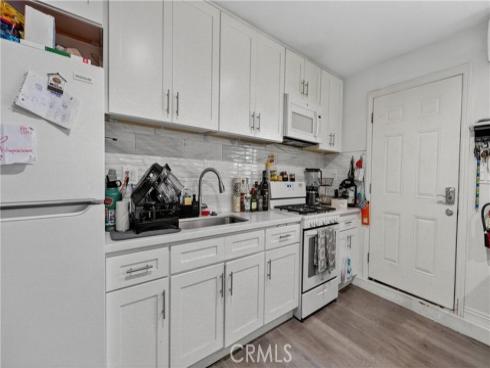 2926 W La Verne  , Santa Ana, CA