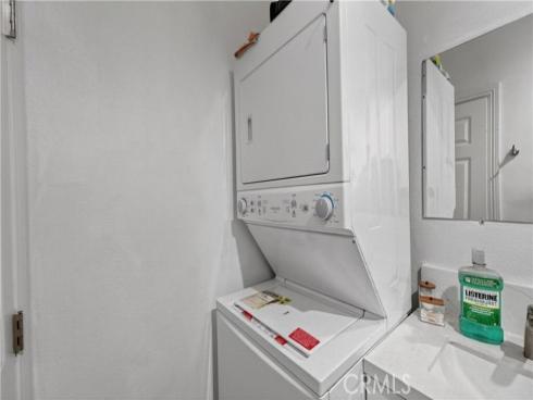 2926 W La Verne  , Santa Ana, CA