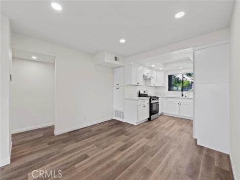 711 W 1st E101, Santa Ana, CA