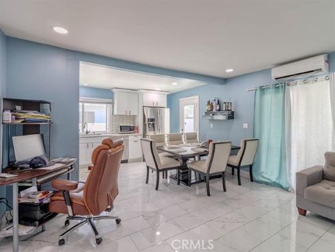 1130 W Chestnut , Santa Ana, CA