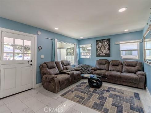 1130 W Chestnut , Santa Ana, CA