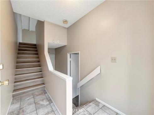 2670 W Segerstrom  f , Santa Ana, CA