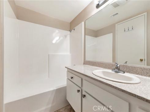 2670 W Segerstrom  f , Santa Ana, CA