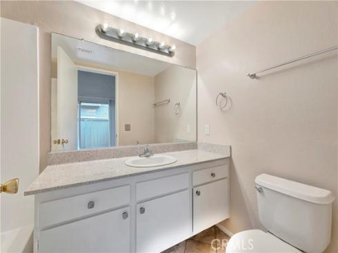 2670 W Segerstrom  f , Santa Ana, CA