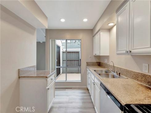 2670 W Segerstrom  f , Santa Ana, CA