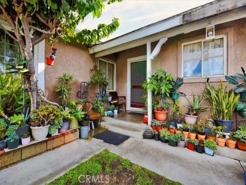 1626 W Mcfadden , Santa Ana, CA