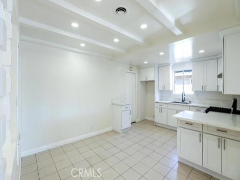 2910 W Cubbon , Santa Ana, CA