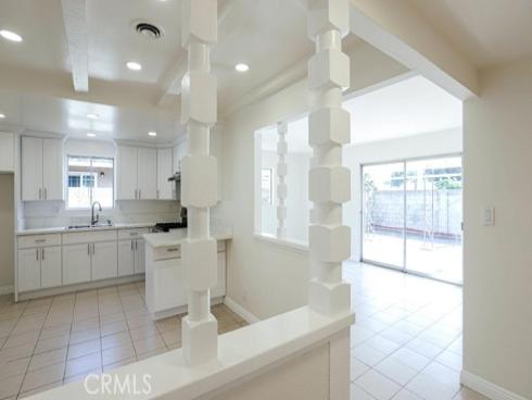 2910 W Cubbon , Santa Ana, CA