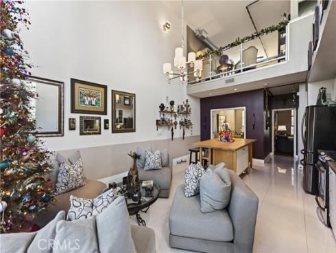 906 E Civic Center  , Santa Ana, CA