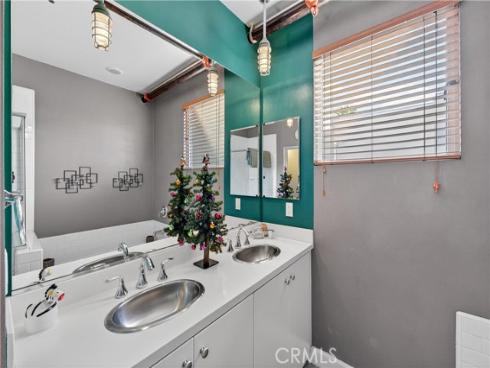 906 E Civic Center  , Santa Ana, CA