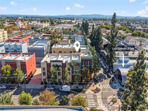 906 E Civic Center  , Santa Ana, CA