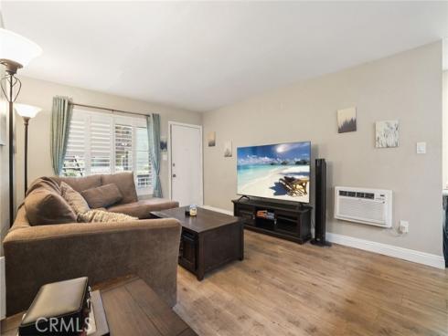 1030 W Macarthur 95 Boulevard, Santa Ana, CA