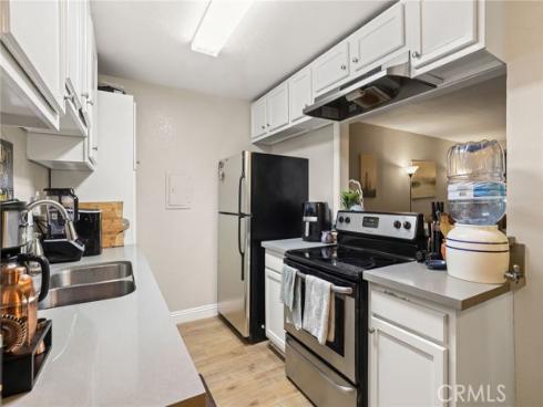 1030 W Macarthur 95 Boulevard, Santa Ana, CA