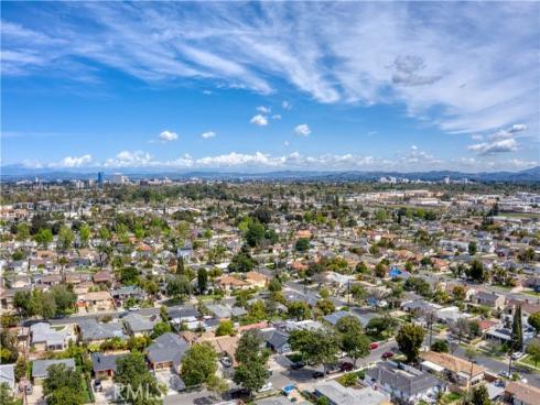 2005 W 11th  , Santa Ana, CA