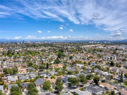 2005 W 11th  , Santa Ana, CA